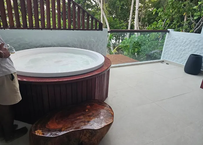 Island Luxury Retreat - Maalhos